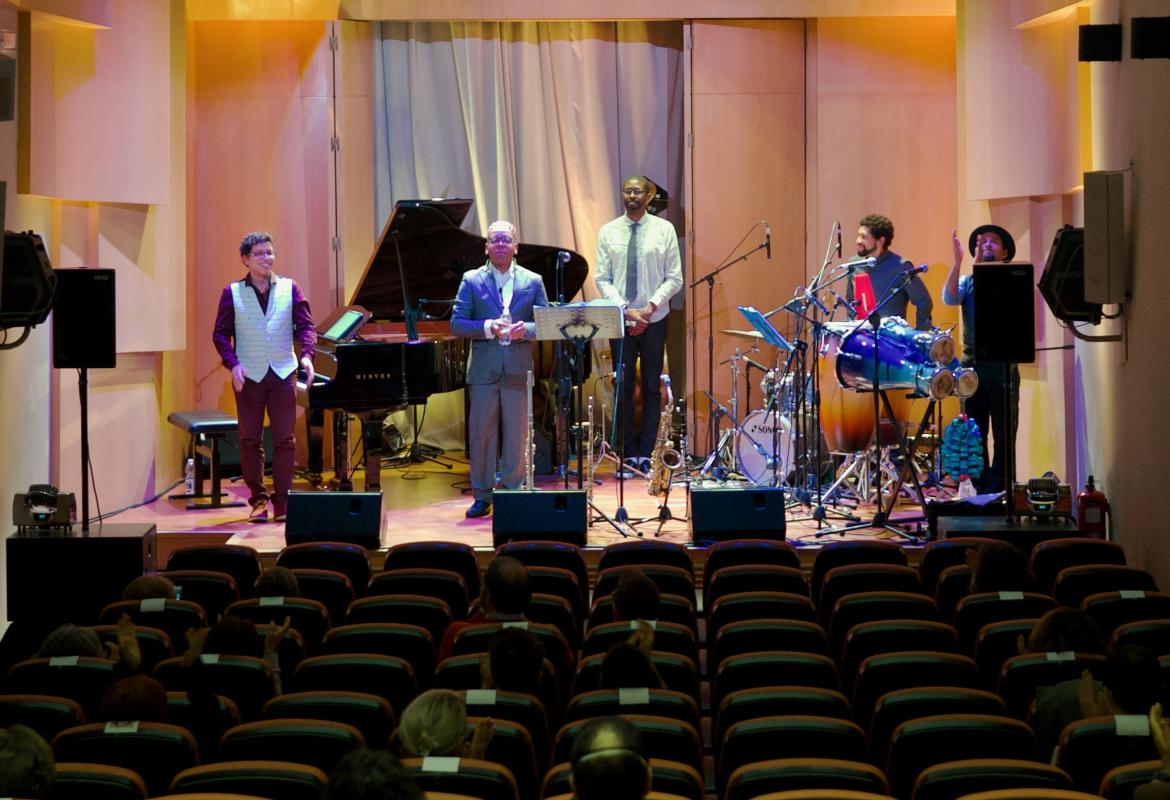 Imagen del final del Concierto de Pepe Rivero Quinteto en el Palacio del Parque Florido