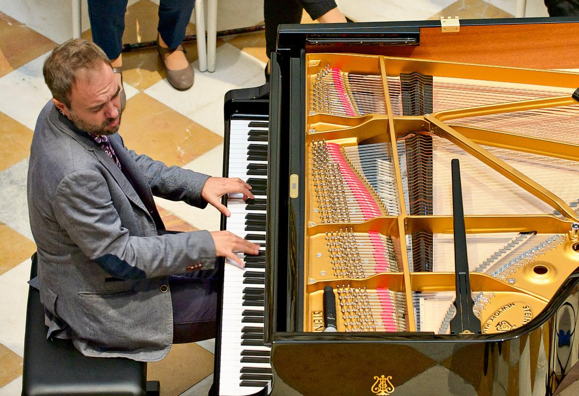 Imagen del Concierto del pianista Moisés P Sánchez en el Palacio del infante don Luis de Borbón