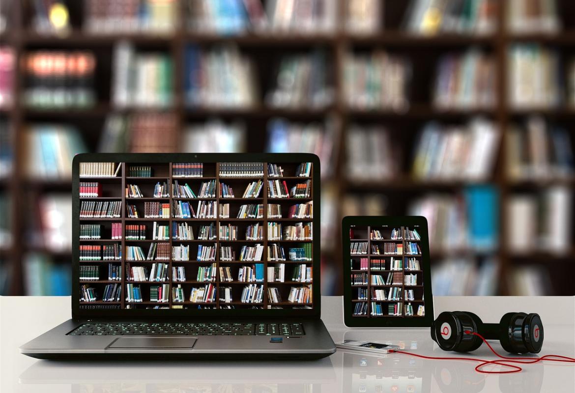 Portátil en el que se ve una biblioteca para el aprendizaje