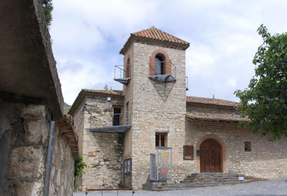 Iglesia en e Conjunto Histórico de Patones de Arriba, en el municipio de Patones Conjunto Histórico de Patones de Arriba