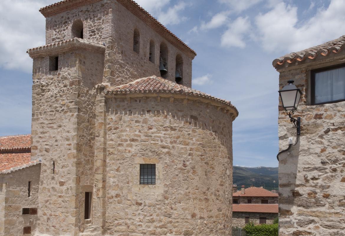 Abside de la iglesia parroquial de Santo Domingo de Silos en Prádena del Rincón Iglesia parroquial de Santo Domingo de Silos en Prádena del Rincón