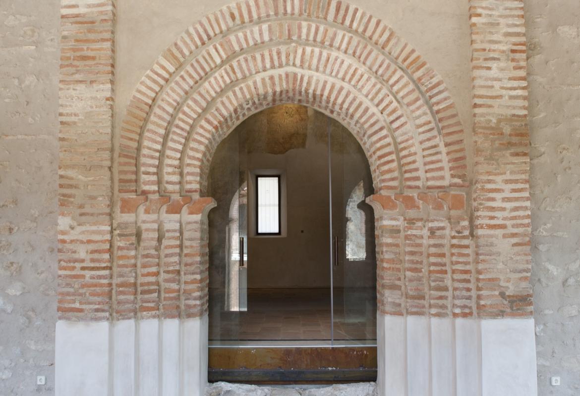 Pórtico de la iglesia parroquial de Santo Domingo de Silos en Prádena del Rincón  Iglesia parroquial de Santo Domingo de Silos