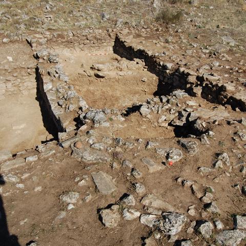 Imagen de construcción altomedieval de la plataforma inferior
