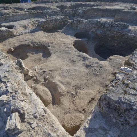 Detalle de las estructuras del yacimiento La Torrecilla vista aérea de un yacimiento