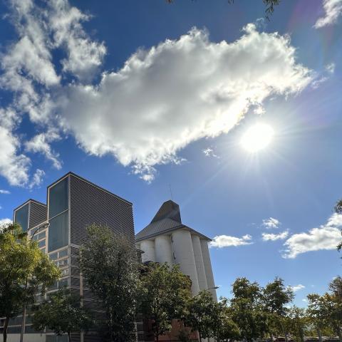 Vista exterior de la Biblioteca Regional de Madrid