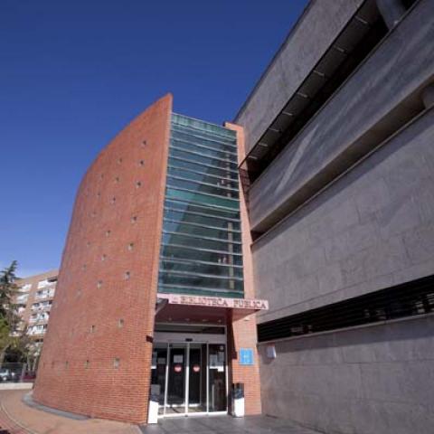 Biblioteca Antonio Mingote (Latina)
