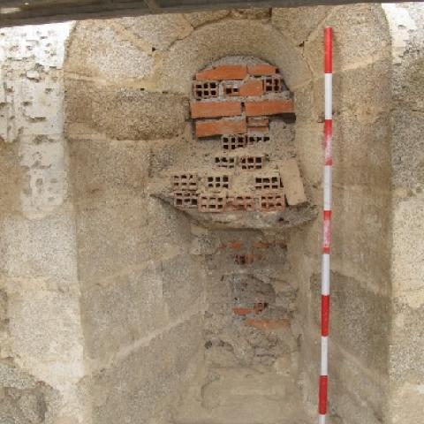 Obras de intervención en el refectorio imagen de una ventana cegada